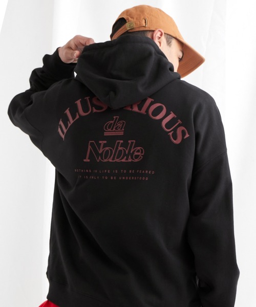 EMMA CLOTHES(エマクローズ)の「ビッグシルエット 裏毛 バックロゴデザインプルオーバーパーカー/ILLUSTRIOUS da Noble(EMMA CLOTHES)(パーカー・メンズ・ブラック/オフホワイト/ブルーグレー/ベージュ系その他・FREE)」の2枚目の写真
