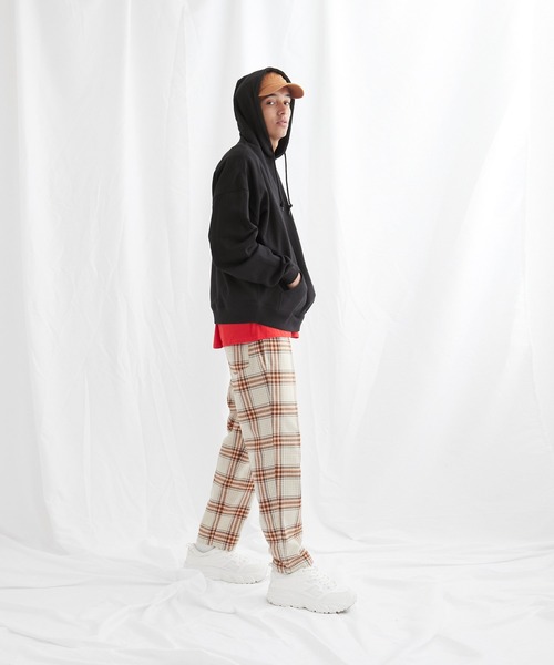 EMMA CLOTHES(エマクローズ)の「ビッグシルエット 裏毛 バックロゴデザインプルオーバーパーカー/ILLUSTRIOUS da Noble(EMMA CLOTHES)(パーカー・メンズ・ブラック/オフホワイト/ブルーグレー/ベージュ系その他・FREE)」の16枚目の写真