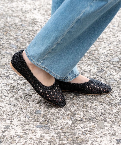 menue（メヌエ）の「スクエアトゥメッシュ編みフラットパンプス（パンプス・レディース・ブラウン/アイボリー/ブラック/キャメル・LL/S/L/3L/M/XS）」の14枚目の写真