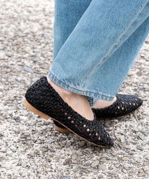 menue（メヌエ）の「スクエアトゥメッシュ編みフラットパンプス（パンプス・レディース・ブラウン/アイボリー/ブラック/キャメル・LL/S/L/3L/M/XS）」の15枚目の写真