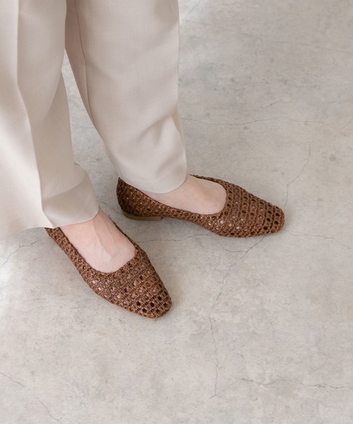 menue（メヌエ）の「スクエアトゥメッシュ編みフラットパンプス（パンプス・レディース・ブラウン/アイボリー/ブラック/キャメル・LL/S/L/3L/M/XS）」の19枚目の写真