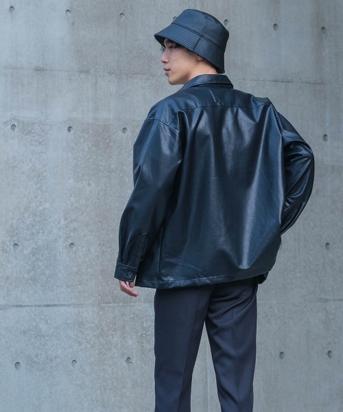 improves(インプローブス)の「PUレザー オーバーサイズ CPO ジャケット(ブルゾン・メンズ・ライトベージュ/ブラック・MEDIUM/LARGE)」の4枚目の写真