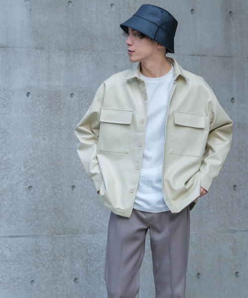 improves(インプローブス)の「PUレザー オーバーサイズ CPO ジャケット(ブルゾン・メンズ・ライトベージュ/ブラック・MEDIUM/LARGE)」の6枚目の写真
