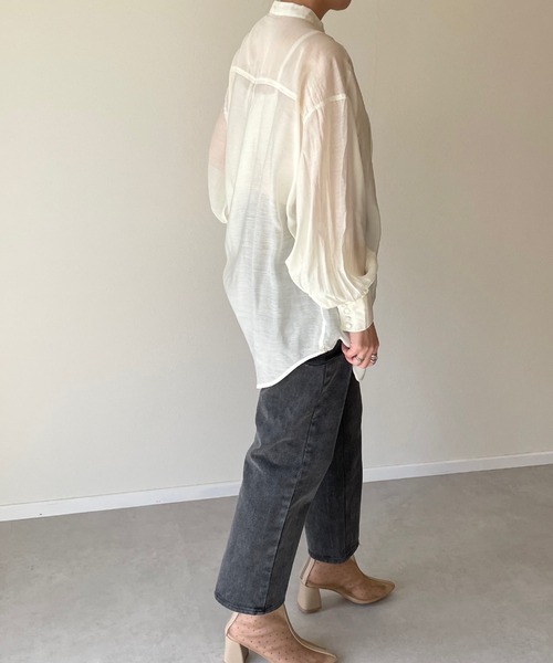 y/m by misato（イムバイミサト）の「シアーピンタックシャツ（シャツ/ブラウス・レディース・パープル/オフホワイト/ダークベージュ・FREE）」の7枚目の写真