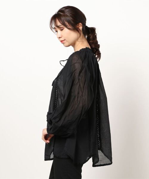 MOUSSY（マウジー）の「STITCH VOLUME SLEEVE ブラウス（シャツ/ブラウス・レディース・ブラック/オフホワイト/ライトオレンジ系・FREE）」の17枚目の写真