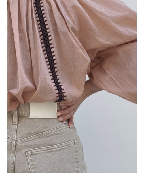 MOUSSY（マウジー）の「STITCH VOLUME SLEEVE ブラウス（シャツ/ブラウス・レディース・ブラック/オフホワイト/ライトオレンジ系・FREE）」の19枚目の写真