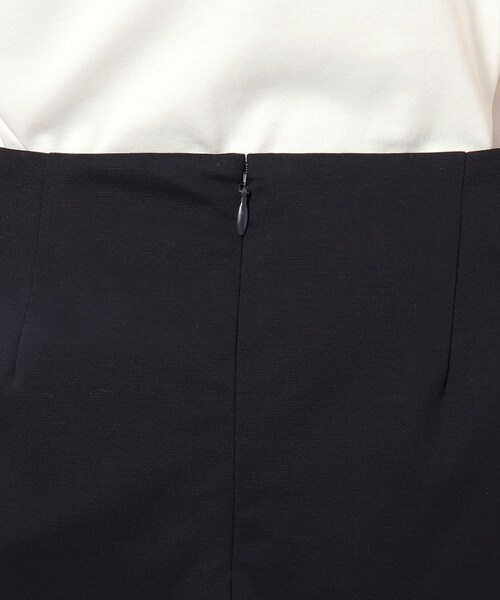 UNTITLED（アンタイトル）の「◆【洗える・消臭・UVカット・抗菌防臭】ネオカトレアタイトスカート（スーツスカート・レディース・ダークグレー/ダークネイビー/ブルー/ブラック・02/00/01/99/03）」の8枚目の写真