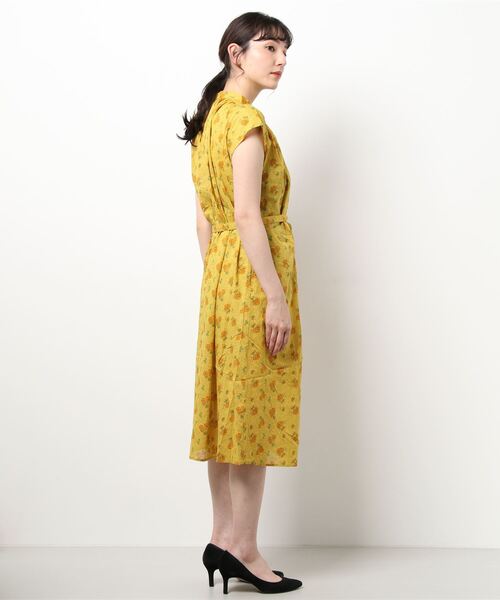 POU DOU DOU（プードゥドゥ）の「VGMサンフラワープリントワンピース（ワンピース・レディース・イエロー・3）」の10枚目の写真