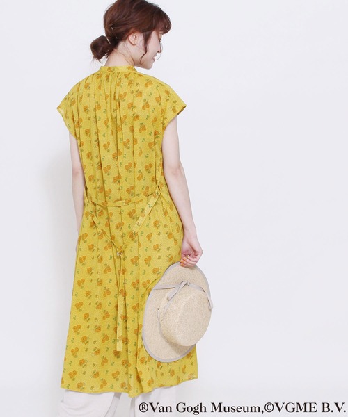 POU DOU DOU（プードゥドゥ）の「VGMサンフラワープリントワンピース（ワンピース・レディース・イエロー・3）」の11枚目の写真
