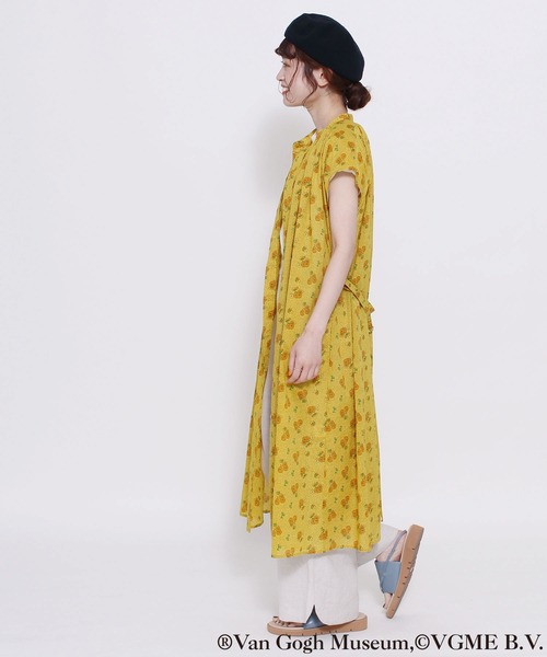 POU DOU DOU（プードゥドゥ）の「VGMサンフラワープリントワンピース（ワンピース・レディース・イエロー・3）」の4枚目の写真