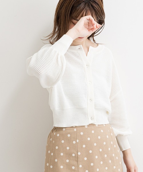 natural couture（ナチュラルクチュール）の「【WEB限定】クリア釦メッシュカーディガン（カーディガン/ボレロ・レディース・オフホワイト/ブラック/グレー/ブラウン/ラベンダー・FREE）」の2枚目の写真