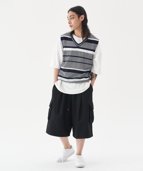 FEKETE（フェケテ）の「FEKETE MULTI BORDER SUMMER KNIT VEST（ベスト・メンズ・ブラック/ネイビー・FREE）」の3枚目の写真