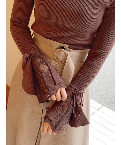 dazzlin（ダズリン）の「ヘムレースフレアニットトップス（ニット/セーター・レディース・ピンク/オフホワイト/ブラック/ブラウン/ベージュ・FREE）」の7枚目の写真