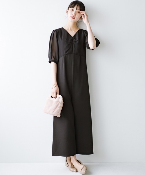 haco!(ハコ)の「【φ】ゆったりな着心地ときちんとみせは両立できる!異素材づかいが華やかなきれいめオールインワン(つなぎ/オールインワン・レディース・ブラック/グリーン・SMALL/MEDIUM/LARGE/X-LARGE)」の4枚目の写真
