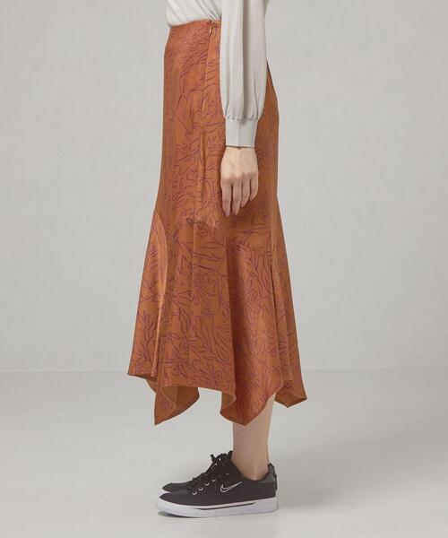 THE STATION STORE(ザ ステーション ストア)の「<ma couleur(マ クルール)>サテン フラワープリント ラッフルスカート(スカート・レディース・ブラック/オレンジ系その他・S/M)」の11枚目の写真