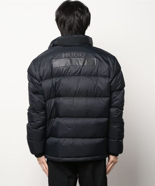 HUGO（ヒューゴ）の「マニフェストロゴ リサイクルマテリアル ダウンジャケット（ダウンジャケット/コート・メンズ・ブラウン/ナチュラル/ブラック・S/M/L/XL）」の15枚目の写真