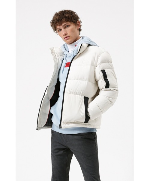 HUGO（ヒューゴ）の「マニフェストロゴ リサイクルマテリアル ダウンジャケット（ダウンジャケット/コート・メンズ・ブラウン/ナチュラル/ブラック・S/M/L/XL）」の3枚目の写真