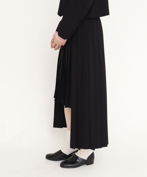 iami アイアムアイインファクト 吊りスカート 黒 プリーツ I am I in fact（アイアムアイインファクト）の「OJO