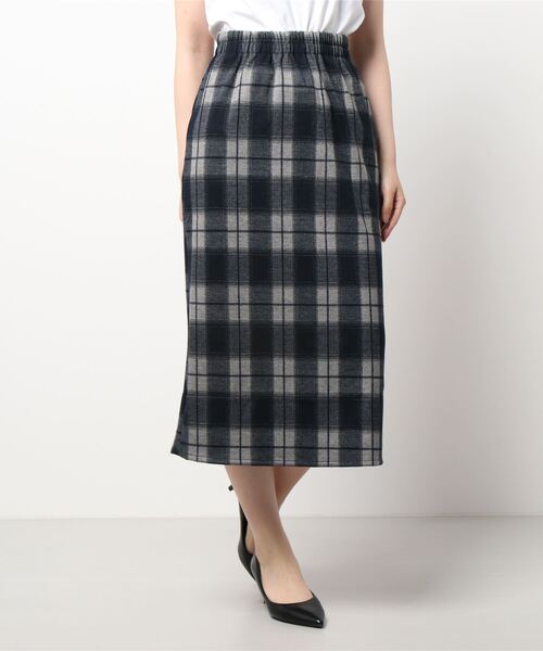 BLUEEAST(ブルーイースト)の「バックスリット チェックスカート(スカート・レディース・ブラック/ベージュ/ネイビー/モカ・MEDIUM)」の10枚目の写真