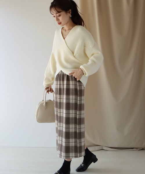 BLUEEAST(ブルーイースト)の「バックスリット チェックスカート(スカート・レディース・ブラック/ベージュ/ネイビー/モカ・MEDIUM)」の20枚目の写真