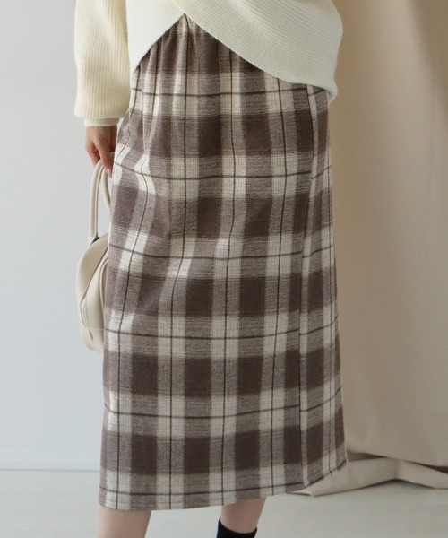 BLUEEAST(ブルーイースト)の「バックスリット チェックスカート(スカート・レディース・ブラック/ベージュ/ネイビー/モカ・MEDIUM)」の22枚目の写真