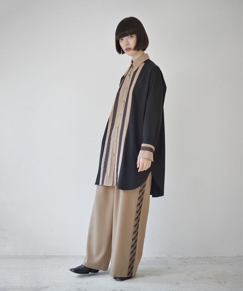 La SRIC（ラスリック）の「La SRIC / レーステープロングシャツ（シャツ/ブラウス・レディース・グレー系その他/キャメル・38）」の6枚目の写真