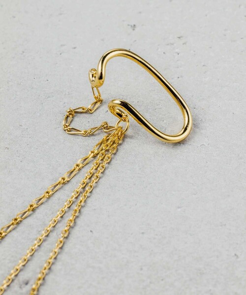 and cloud(アンドクラウド)の「Layered Cuff Curb Long Chain(イヤーカフ・レディース・シルバー/イエローゴールド/ゴールド系その他・FREE)」の4枚目の写真