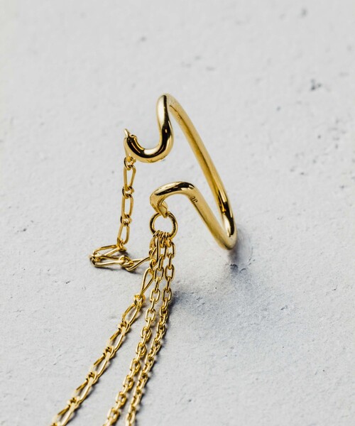 and cloud(アンドクラウド)の「Layered Cuff Curb Long Chain(イヤーカフ・レディース・シルバー/イエローゴールド/ゴールド系その他・FREE)」の5枚目の写真
