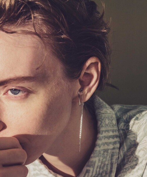 and cloud(アンドクラウド)の「Layered Cuff Curb Long Chain(イヤーカフ・レディース・シルバー/イエローゴールド/ゴールド系その他・FREE)」の6枚目の写真