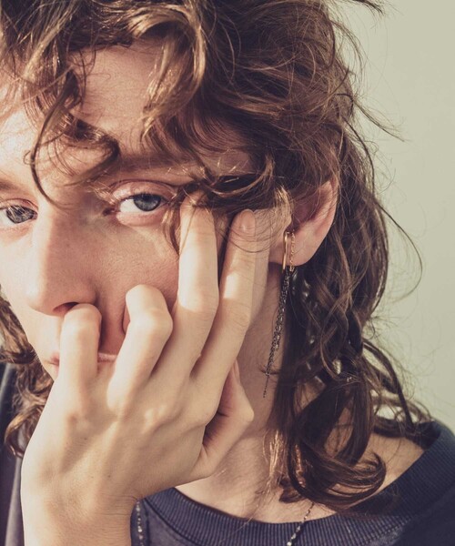 and cloud(アンドクラウド)の「Layered Cuff Curb Long Chain(イヤーカフ・レディース・シルバー/イエローゴールド/ゴールド系その他・FREE)」の12枚目の写真