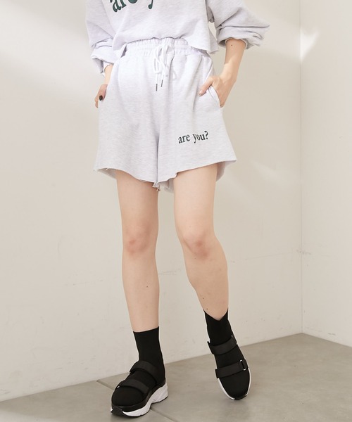 Chico(チコ)の「ロゴスウェットショートパンツ(スウェットパンツ・レディース・グレー/アイボリー/ブラック・FREE)」の1枚目の写真