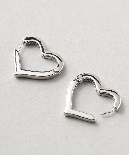 Manon's Selection（マノンズセレクション）の「ハートフープピアス（ピアス（両耳用）・レディース・ゴールド/シルバー・ONE SIZE）」の5枚目の写真