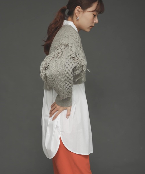SENSE OF PLACE by URBAN RESEARCH（センスオブプレイスバイアーバンリサーチ）の「フリンジケーブルショートセーター（ニット/セーター・レディース・グレー/ブラウン/ライトカーキ・ONE）」の9枚目の写真