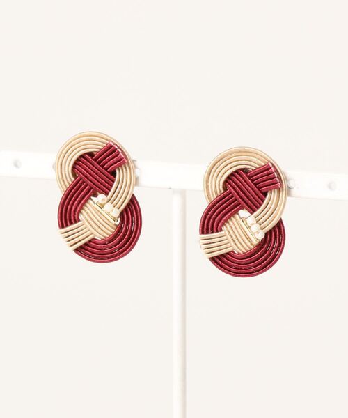 カヤ（カヤ）の「【カヤ】水引あわじ重ねピアス（ピアス（両耳用）・レディース・ホワイト/ブラック/パープル/ブラウン/ゴールド/ブルー・FREE）」の3枚目の写真