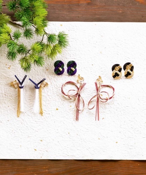 カヤ（カヤ）の「【カヤ】水引あわじ重ねピアス（ピアス（両耳用）・レディース・ホワイト/ブラック/パープル/ブラウン/ゴールド/ブルー・FREE）」の10枚目の写真