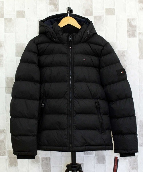 TOMMY HILFIGER（トミーヒルフィガー）の「ワンポイントフラッグ刺繍 切替パディングジャケット（ダウンジャケット/コート・メンズ・ブラック系その他/レッド系その他/イエロー系その他/ブラック/ネイビー/ブラック系5・S/M/L/XL）」の2枚目の写真