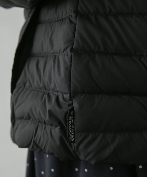 Traditional Weatherwear(トラディショナルウェザーウェア)の「Traditional Weatherwear ARKLEY DOWN PACKABLE(ダウンジャケット/コート・レディース・ブラック/ベージュ・34)」の14枚目の写真