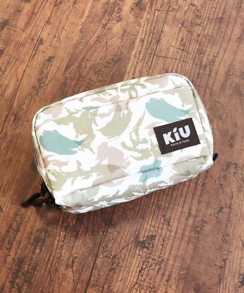 KiU(キウ)の「ウォーターリペレント ポーチL(ポーチ・レディース・カモフラージュ/ホワイト×ブルー/ホワイト系その他/ブラック系その他/その他10/ゼブラ/アニマル/カラフル/ブルー系その他/ブラック/レッド系その他/マルチ/ブラック×カーキ/ブラウン/ブルーグリーン/イエロー/タイガーカモ/ブラック系その他2/ブルー系その他2/ベージュ系その他/レオパード・FREE)」の15枚目の写真