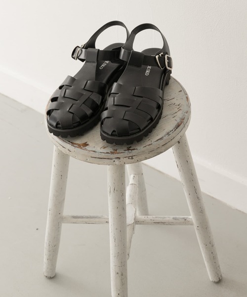 RODE SKO（ロデスコ）の「厚底グルカサンダル（サンダル・レディース・ブラック/アイボリー・36/37/38）」の19枚目の写真