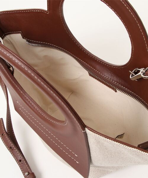 HEREU（ヘリュー）の「【HEREU（ヘリュー）】CALA MINI（ショルダーバッグ・レディース・ブラウン・2）」の4枚目の写真
