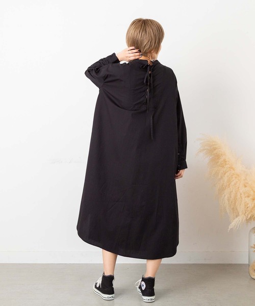 PICHI(ピイチ)の「バックリボンノーカラーロングシャツワンピース(シャツワンピース・レディース・ホワイト/ブラック・M)」の22枚目の写真
