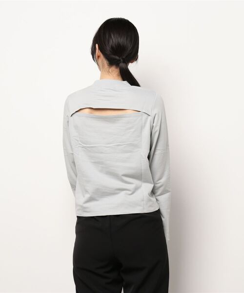 mona Belinda(モナベリンダ)の「背中空き裏毛プルオーバー(Tシャツ/カットソー・レディース・グレー/ブラウン/ブラック・FREE)」の5枚目の写真