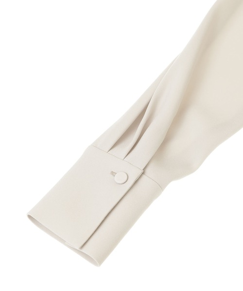 1er Arrondissement（プルミエアロンディスモン）の「シルキージョーゼットバックフレアーワンピース（シャツワンピース・レディース・ブラック/グレイッシュベージュ・38/36）」の6枚目の写真