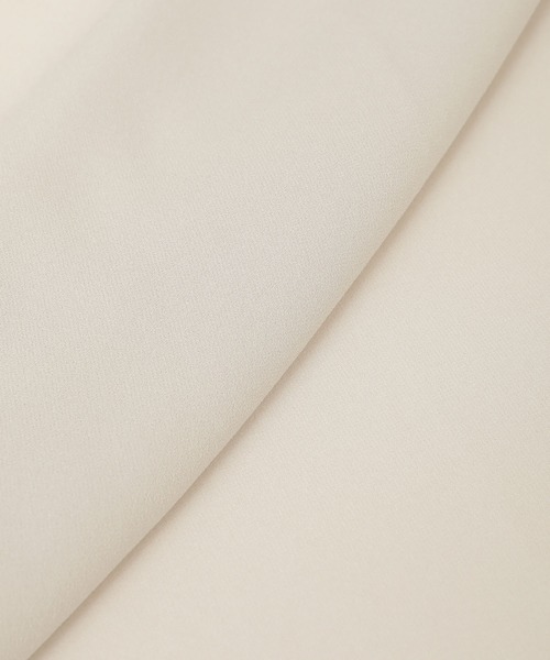 1er Arrondissement（プルミエアロンディスモン）の「シルキージョーゼットバックフレアーワンピース（シャツワンピース・レディース・ブラック/グレイッシュベージュ・38/36）」の8枚目の写真