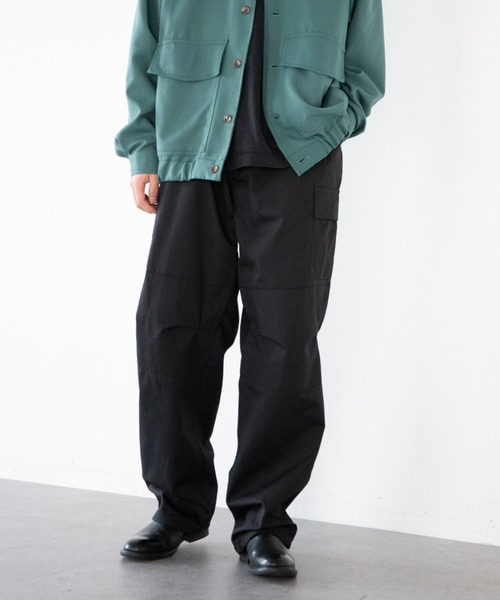 koe(コエ)の「リップストップカーゴパンツ*(カーゴパンツ・メンズ・オリーブ/ブラック・L/LL)」の1枚目の写真