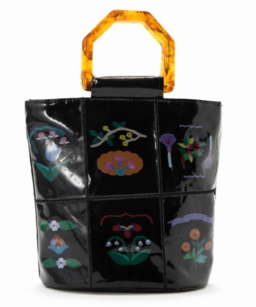 Casselini（キャセリーニ）の「【emiumigumi×Casselini】Casselini(キャセリーニ)刺繍プリントバッグ（ハンドバッグ・レディース・ブラック/パープル・FREE）」の3枚目の写真