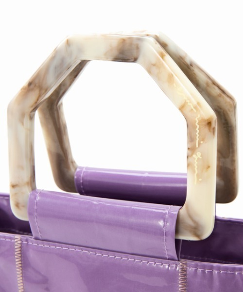 Casselini（キャセリーニ）の「【emiumigumi×Casselini】Casselini(キャセリーニ)刺繍プリントバッグ（ハンドバッグ・レディース・ブラック/パープル・FREE）」の10枚目の写真