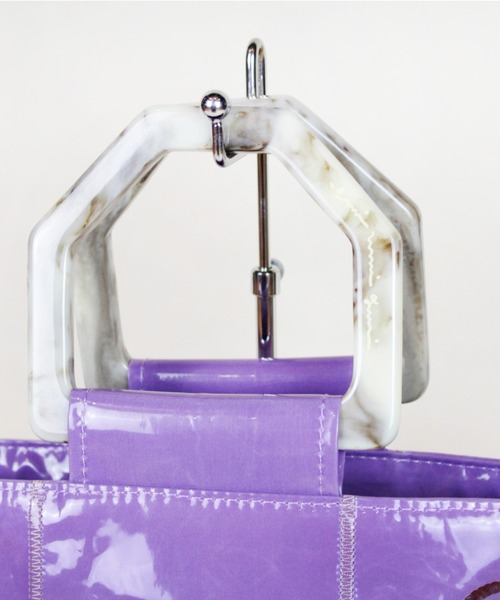 Casselini（キャセリーニ）の「【emiumigumi×Casselini】Casselini(キャセリーニ)刺繍プリントバッグ（ハンドバッグ・レディース・ブラック/パープル・FREE）」の22枚目の写真