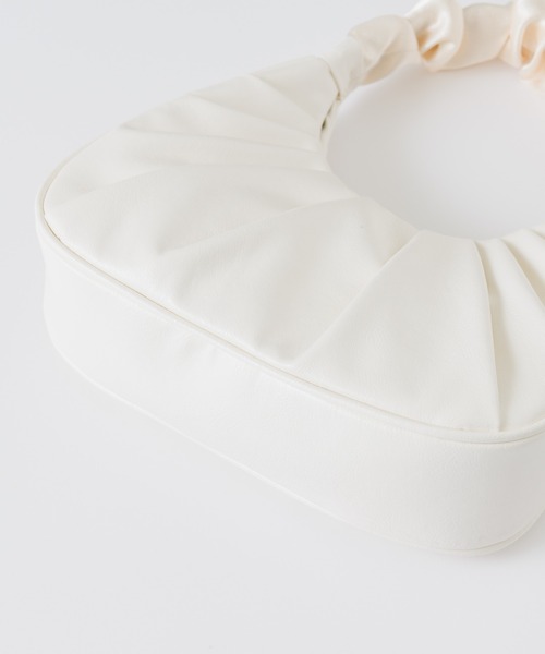 NEUNA（ヌナ）の「ギャザーハンドルバッグ（ハンドバッグ・レディース・ホワイト/ブラック/グリーン・FREE）」の8枚目の写真