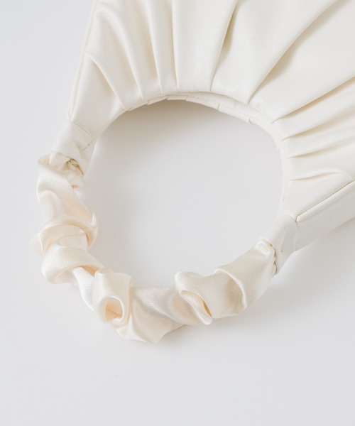 NEUNA（ヌナ）の「ギャザーハンドルバッグ（ハンドバッグ・レディース・ホワイト/ブラック/グリーン・FREE）」の9枚目の写真